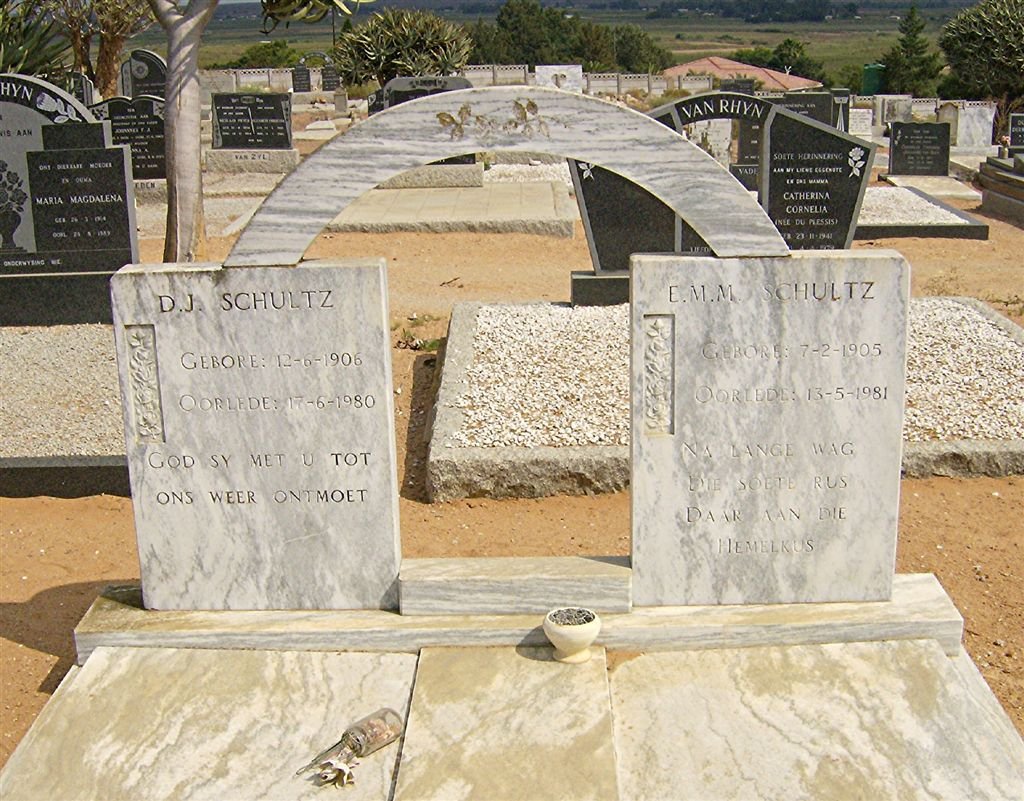 SCHULTZ D.J. 1906-1980 &amp; E.M.M. 1905-1981
