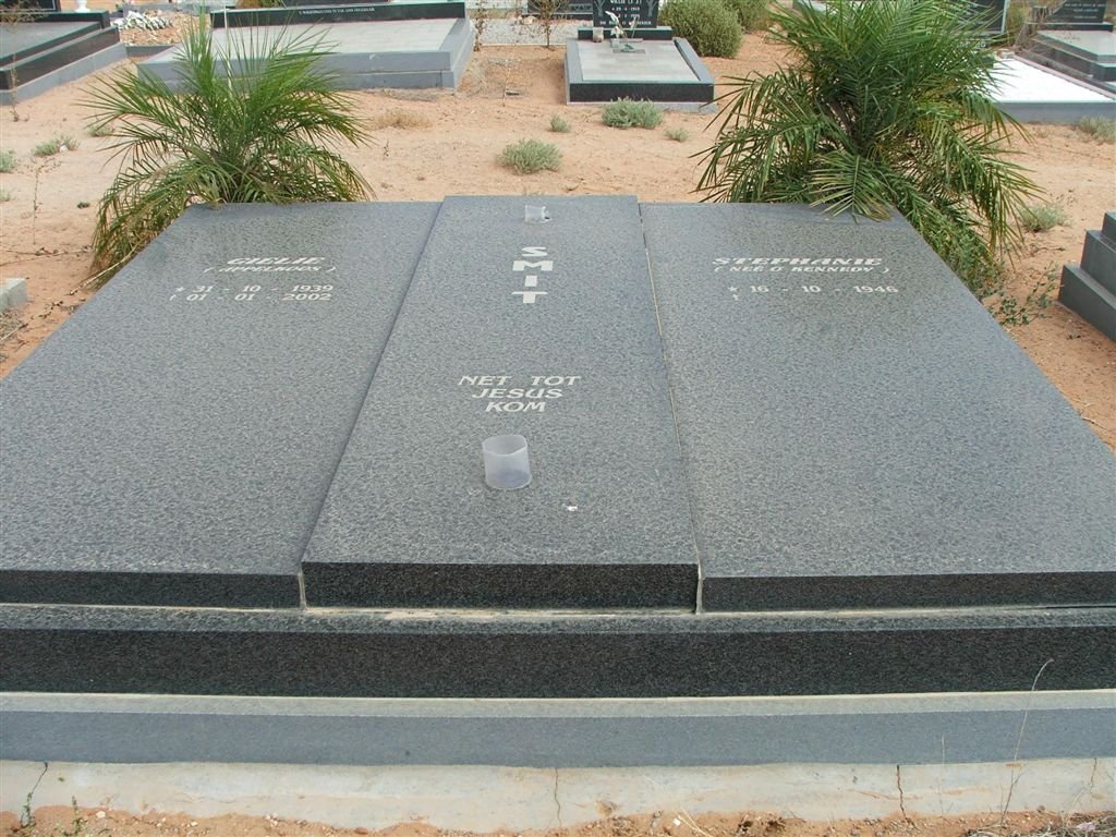 SMIT Gielie 1939-2002 &amp; Stephanie O'KENNEDY 1946-