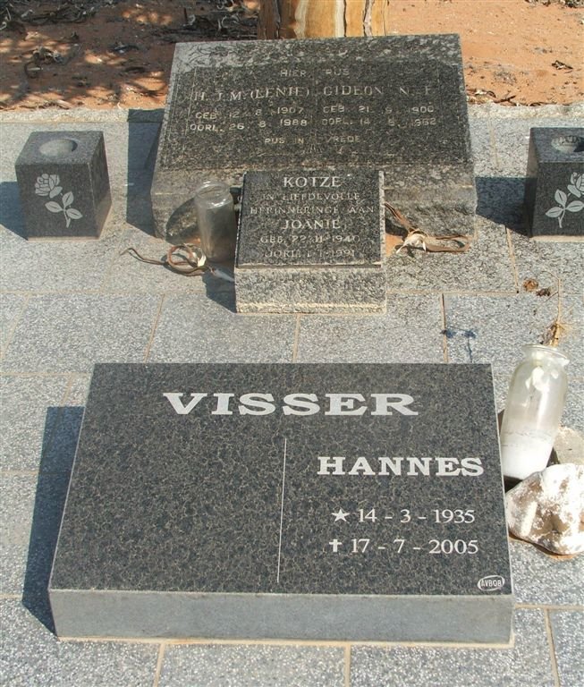 VISSER Gideon N.F. 1900-1962 &amp; H.J.M. 1907-1988 :: KOTZE Joanie 1940-1991 :: VISSER Hannes 1935-2005