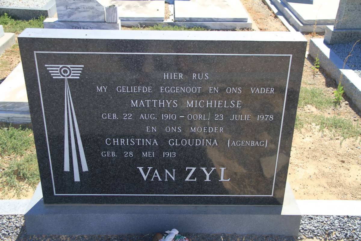 ZYL Matthys Michielse, van 1910-1978 &amp; Christina Gloudina AGENBAG 1913-