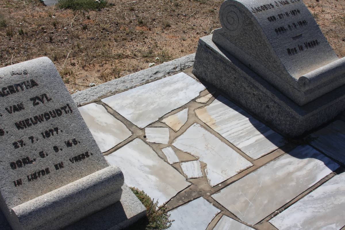 ZYL Jacobus J., van 1874-1941 &amp; Magritha W. NIEUWOUDT 1877-1945