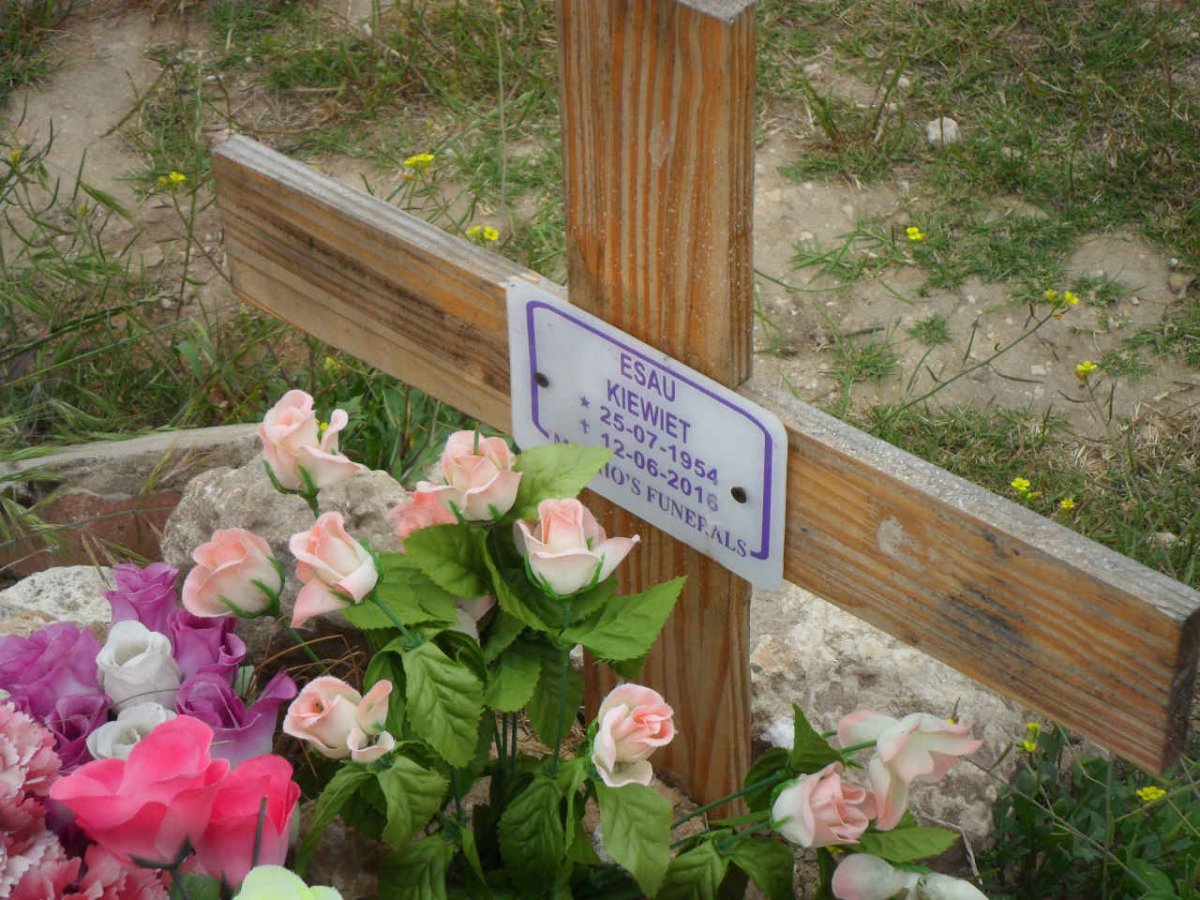 KIEWIET Esau 1954-2016
