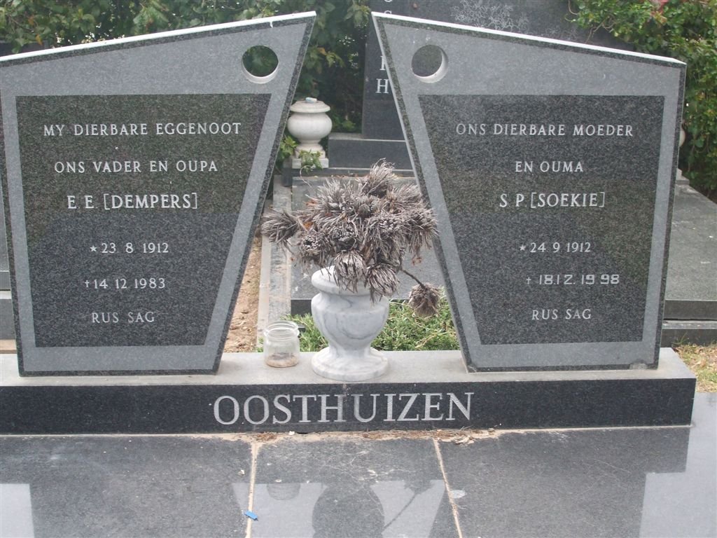 OOSTHUIZEN E.E. 1912-1983 &amp; S.P. 1912-1998