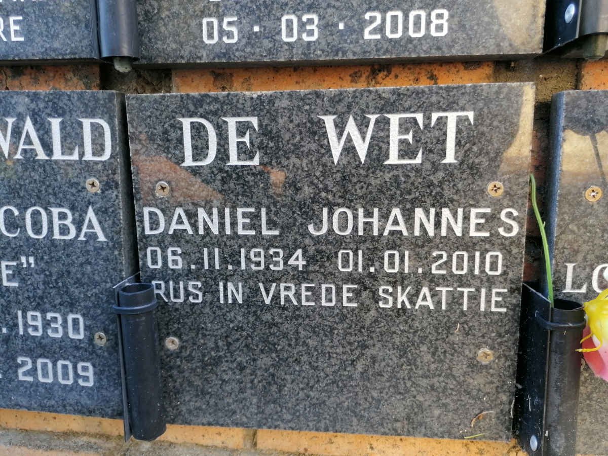 WET Daniel Johannes, de 1934-2010