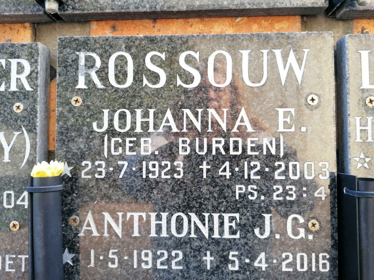 ROSSOUW Anthonie J.G. 1922-2016 &amp; Johanna E. BURDEN 1923-2003