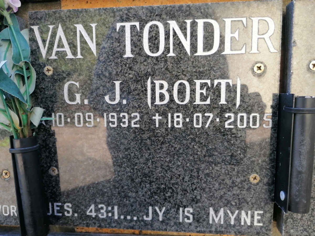 TONDER G.J., van 1932-2005