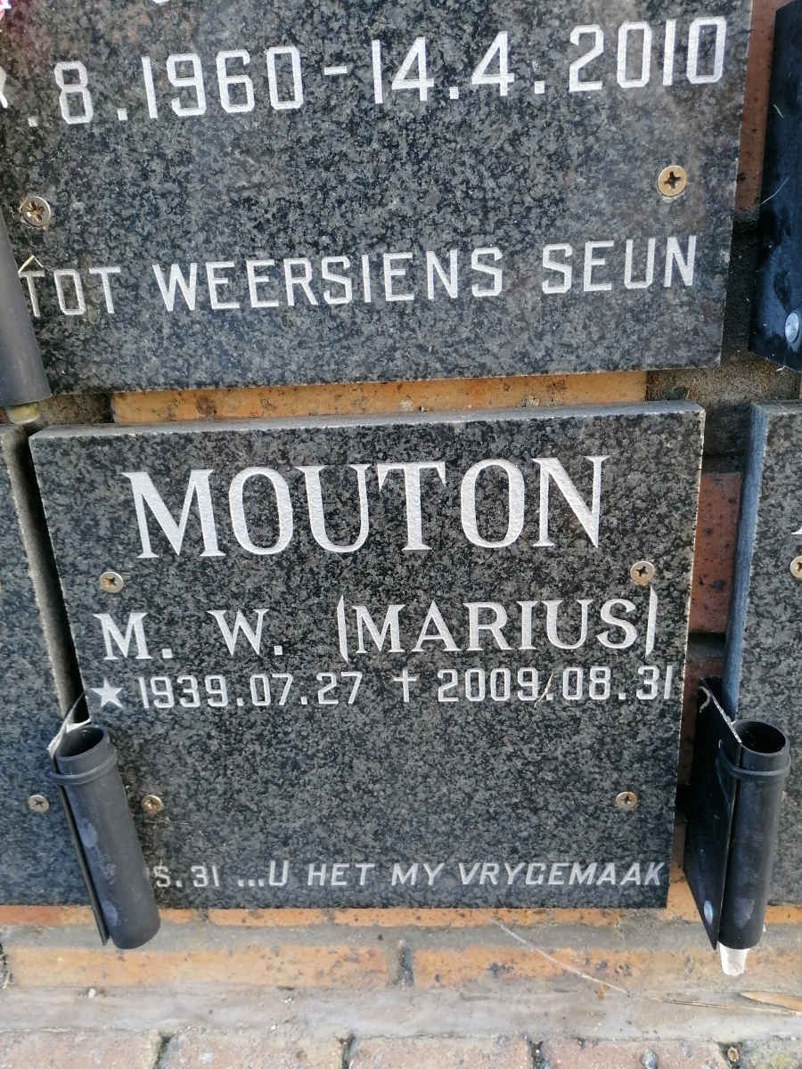 MOUTON M.W. 1939-2009
