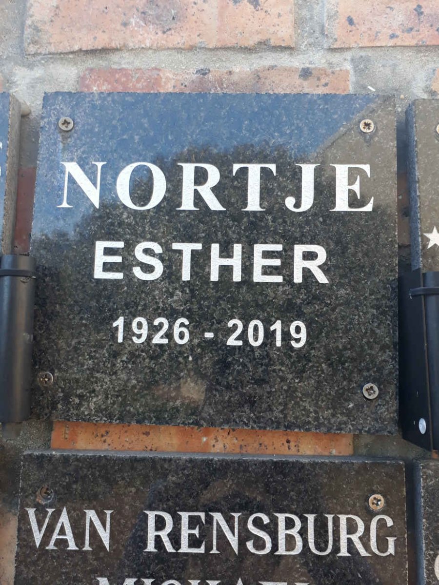 NORTJE Esther 1926-2019