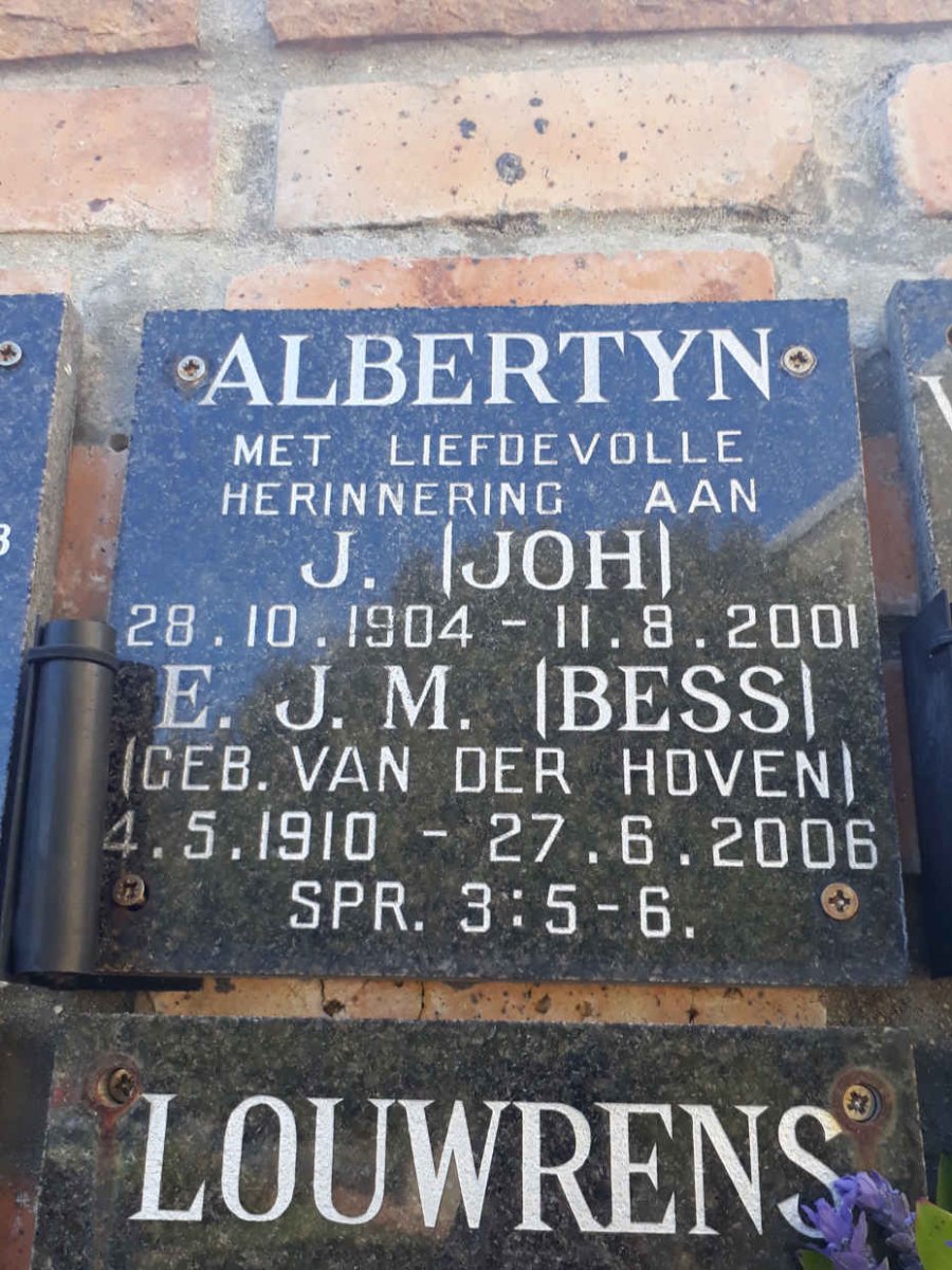 ALBERTYN J. 1904-2001 &amp; E.J.M. VAN DER HOVEN 1910-2006