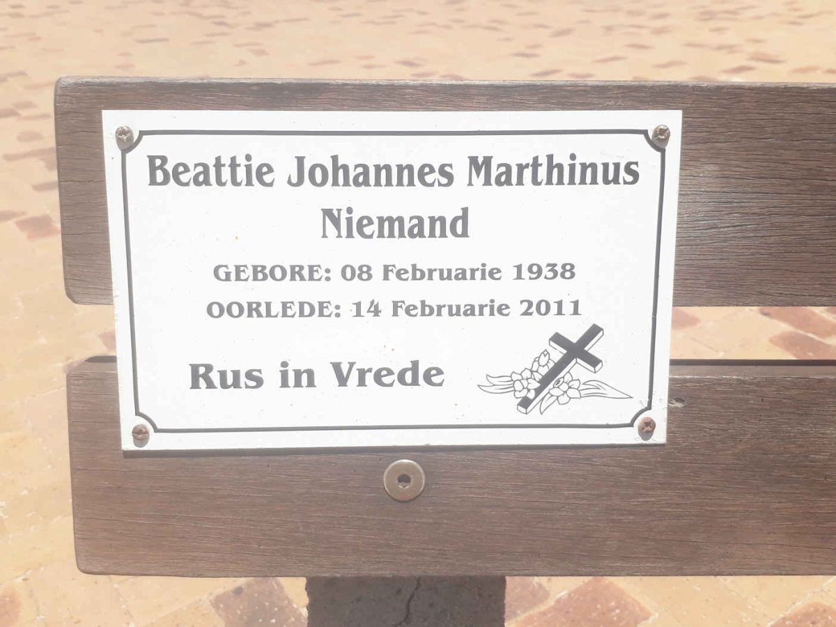 NIEMAND Beattie Johannes Marthinus 1938-2011