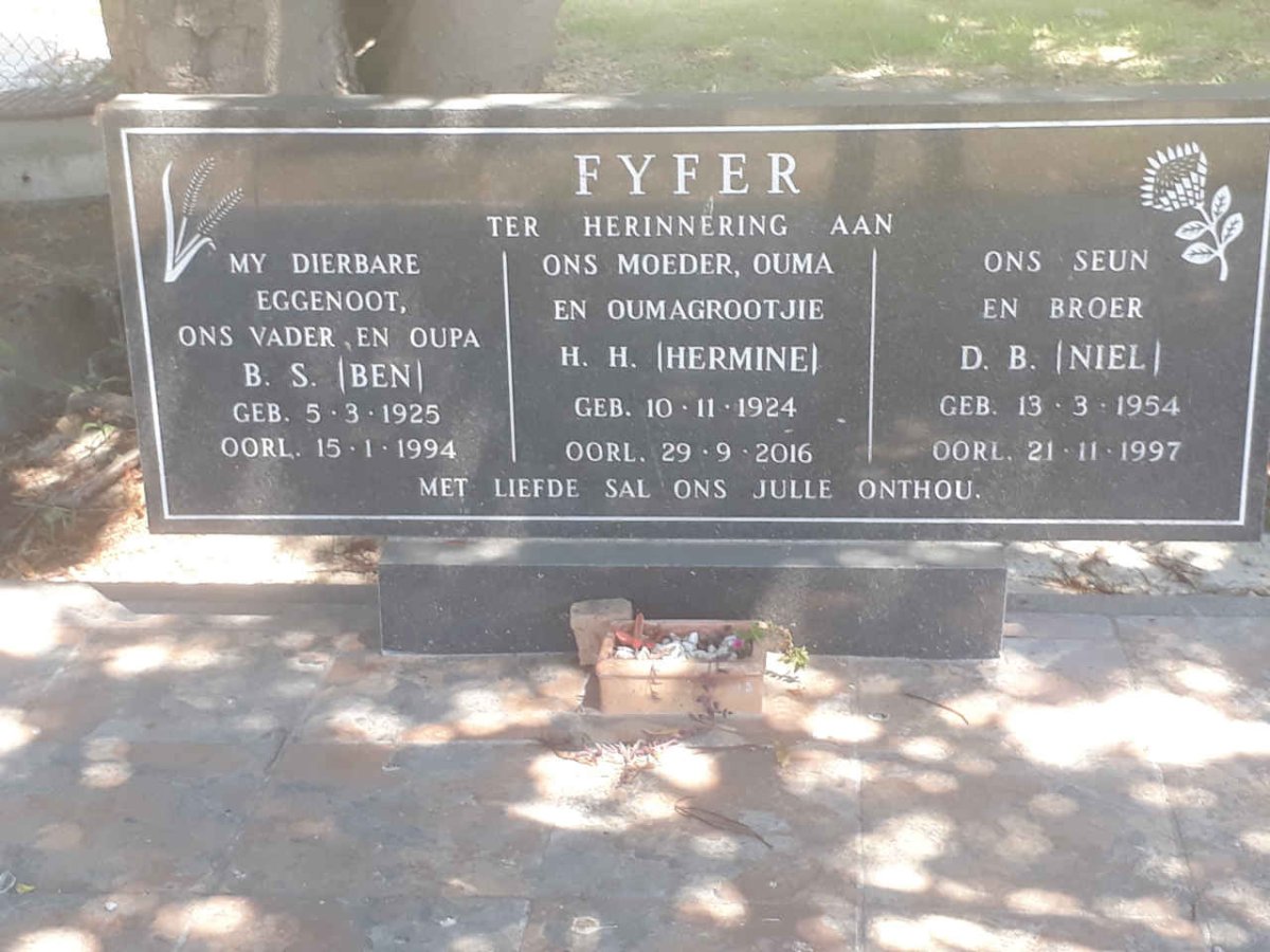 FYFER B.S. 1925-1994 &amp; H.H. 1924-2016 :: D.B. 1954-1997