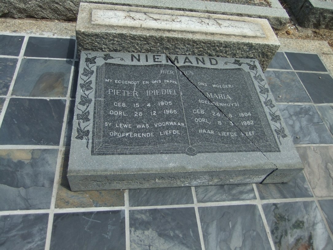 NIEMAND Pieter 1905-1965 &amp; Maria GELDENHUYS 1904-1982