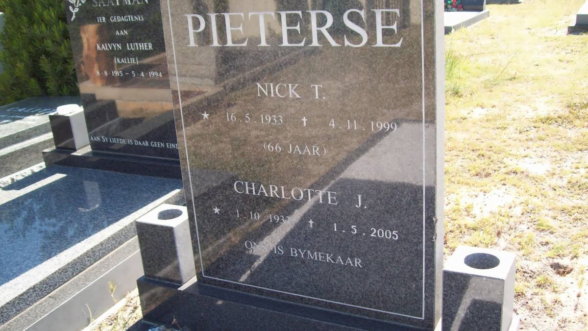 PIETERSE Nick T. 1933-1999 &amp; Charlotte J. 1932-2005