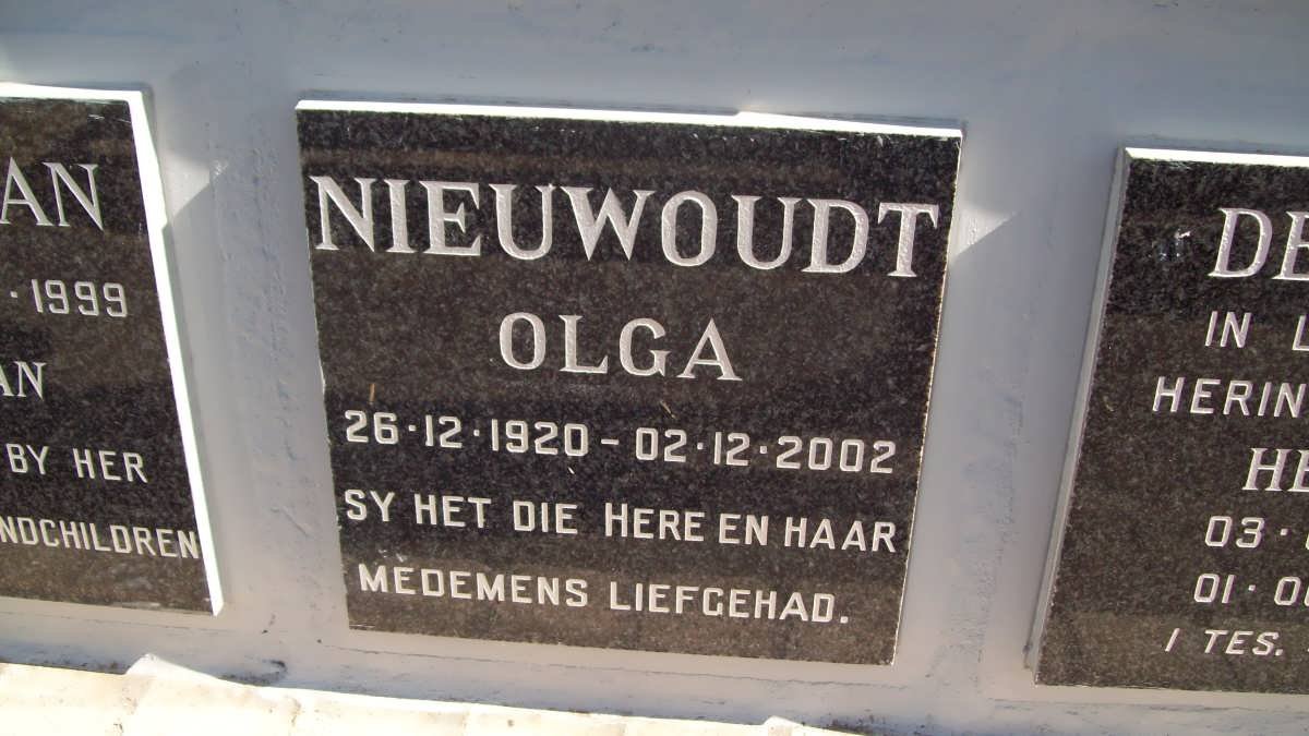 NIEUWOUDT Olga 1920-2002