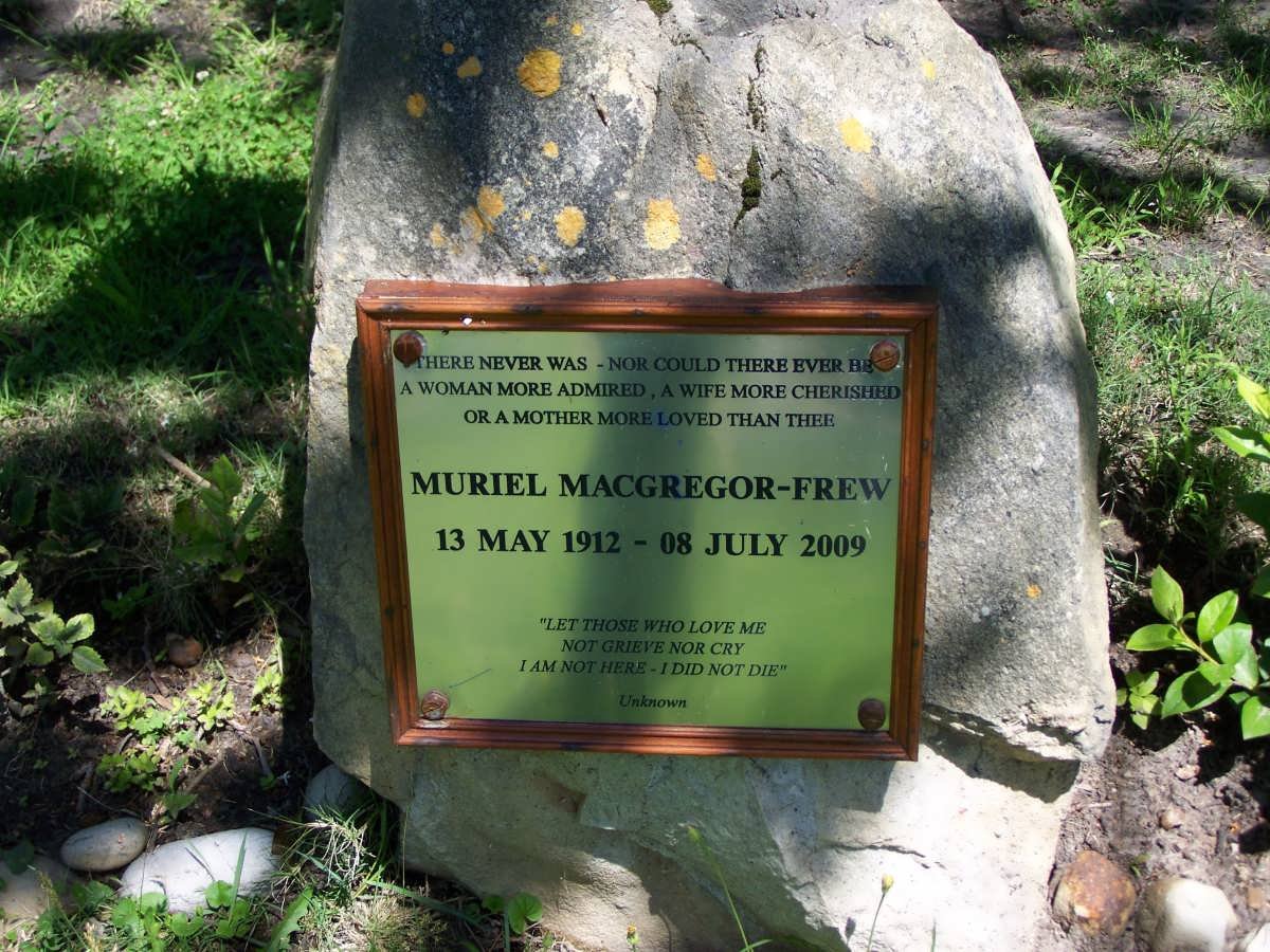 FREW Muriel, Macgregor  1912-2009