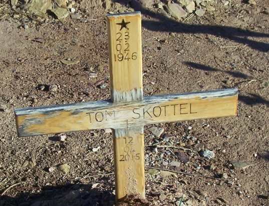 SKOTTEL Tom 1946-2015