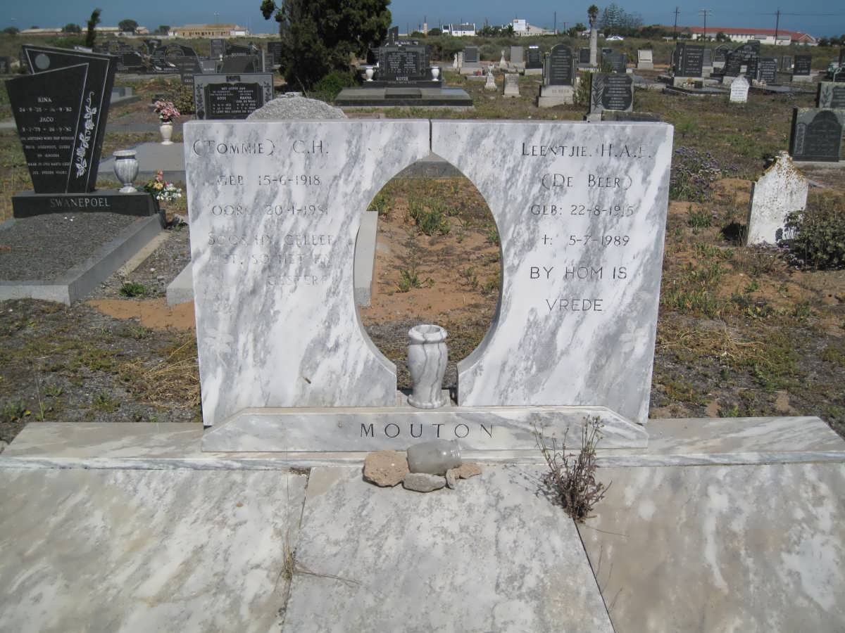MOUTON C.H. 1918-1991 &amp; H.A.E. DE BEER 1915-1989