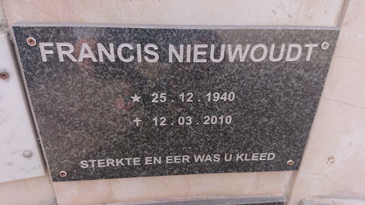 NIEUWOUDT Francis 1940-2010