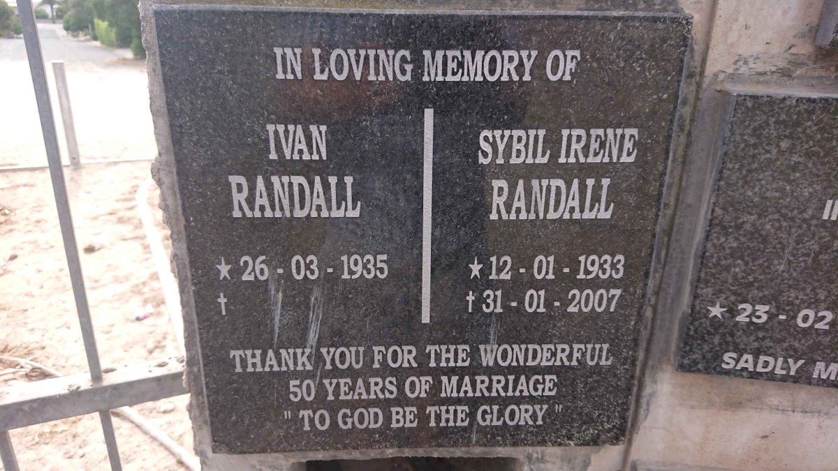 RANDALL Ivan 1935- & Sybil Irene 1933-2007