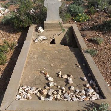 Western Cape, LADISMITH district, Anysberge, Het Groote Vischgat 128, farm cemetery_1