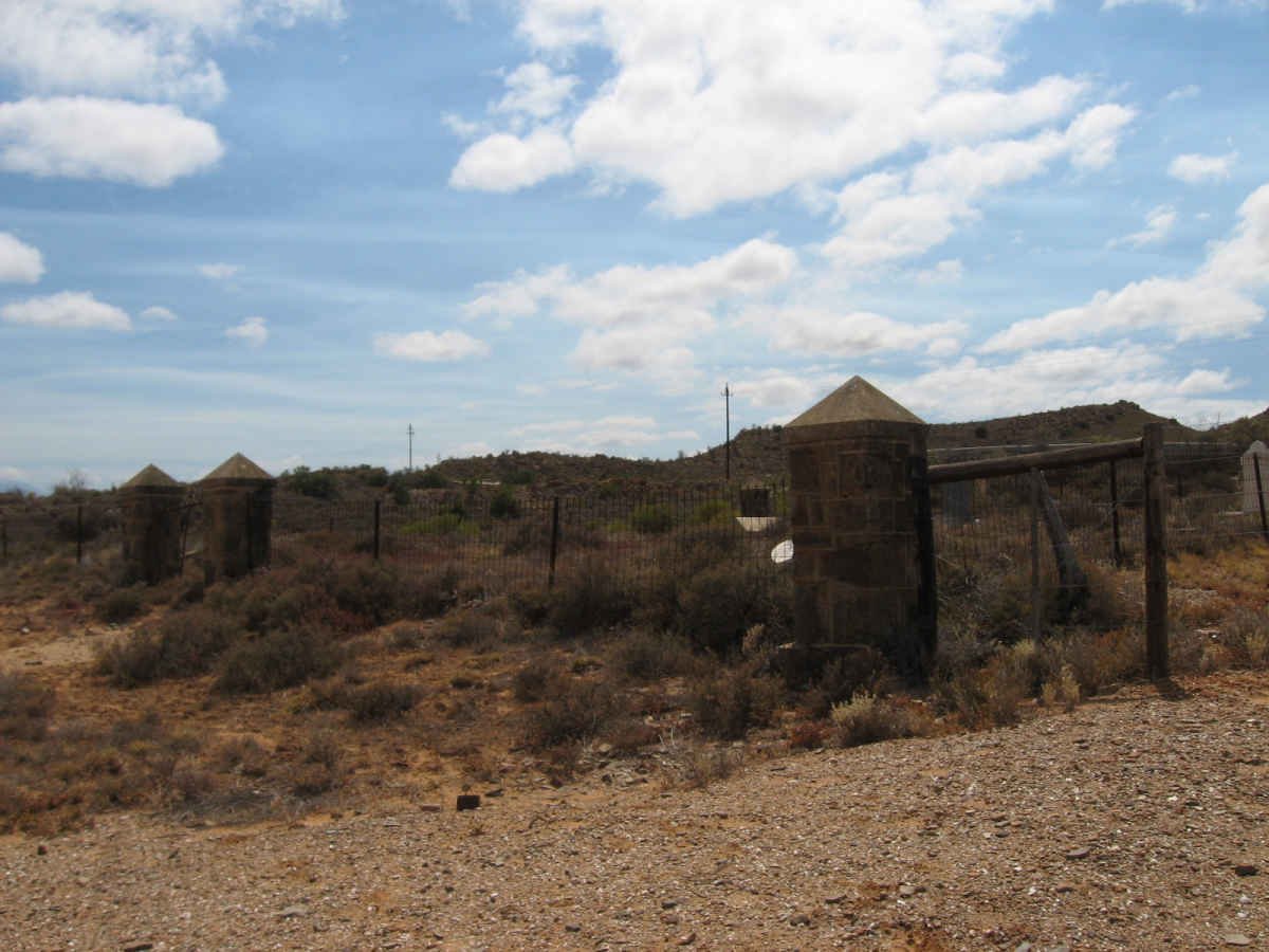 1. Overview on cemetery on the farm, Ockertskraal