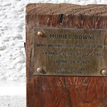 BOWNES Muriel 1927-1993