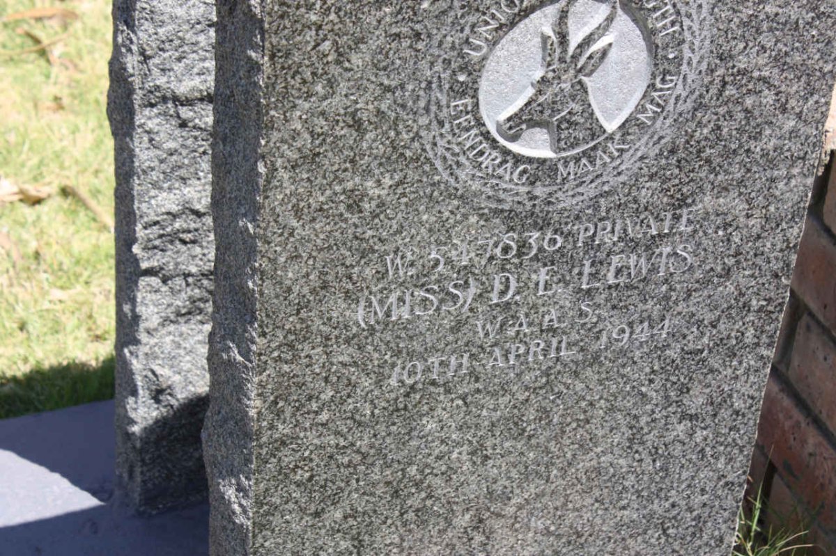 LEWIS  D.E. -1944
