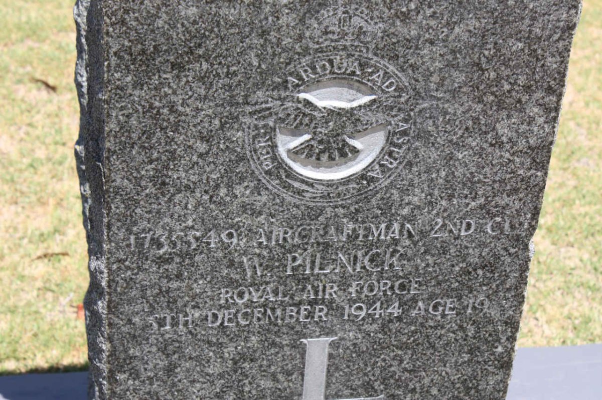 PILNICK W. -1944