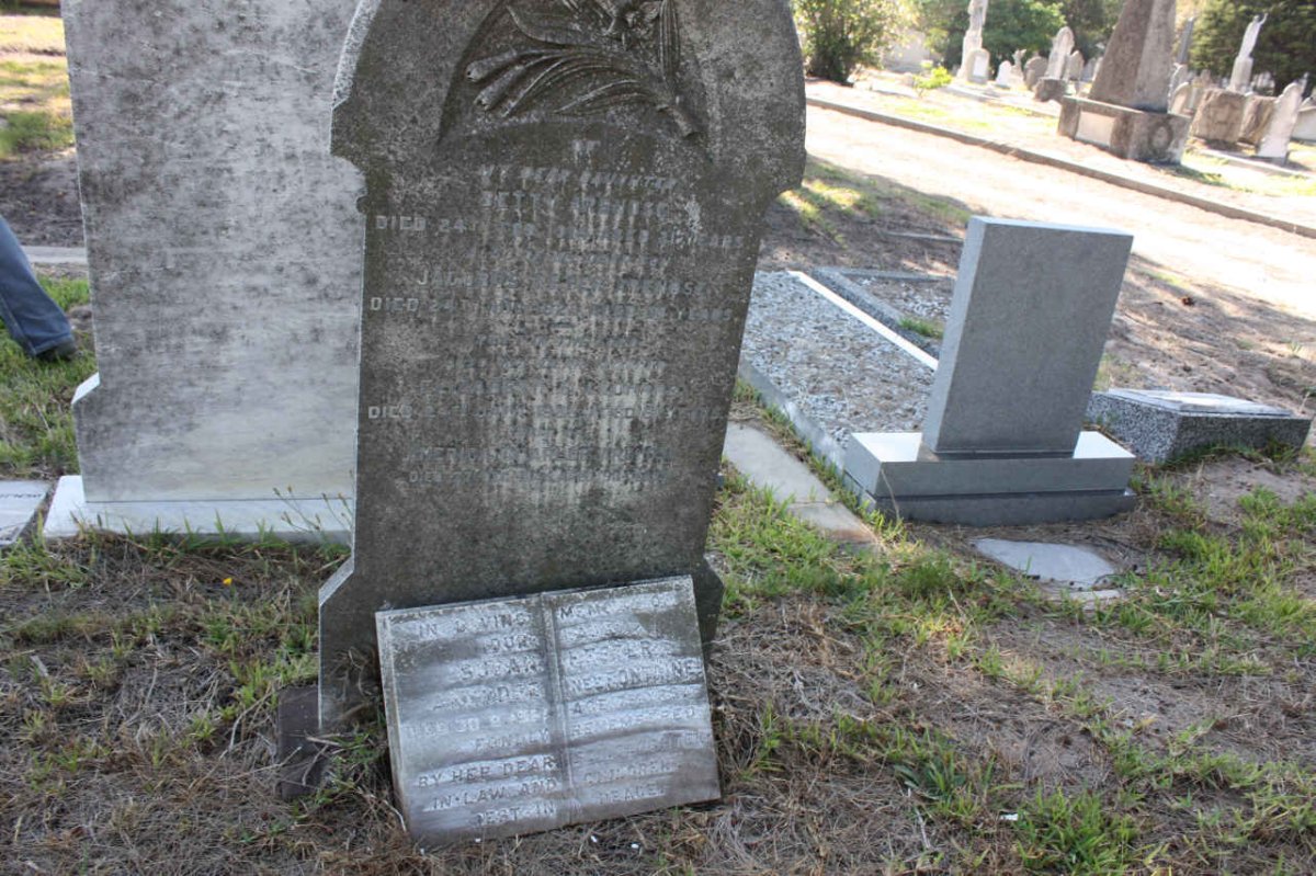 ARENDSE :: LEONARD :: FONTAINE
