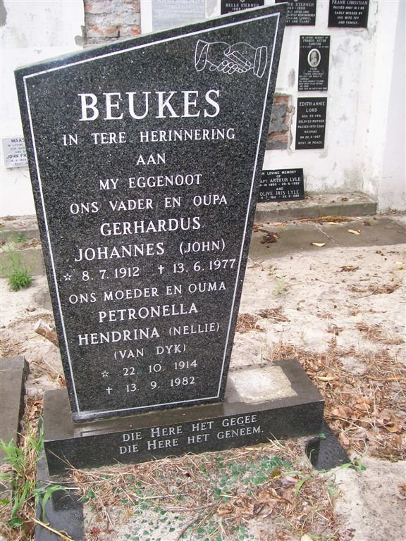 BEUKES Gerhardus Johannes 1912-1971 &amp; Petronella Hendrina VAN DYK 1914-1982