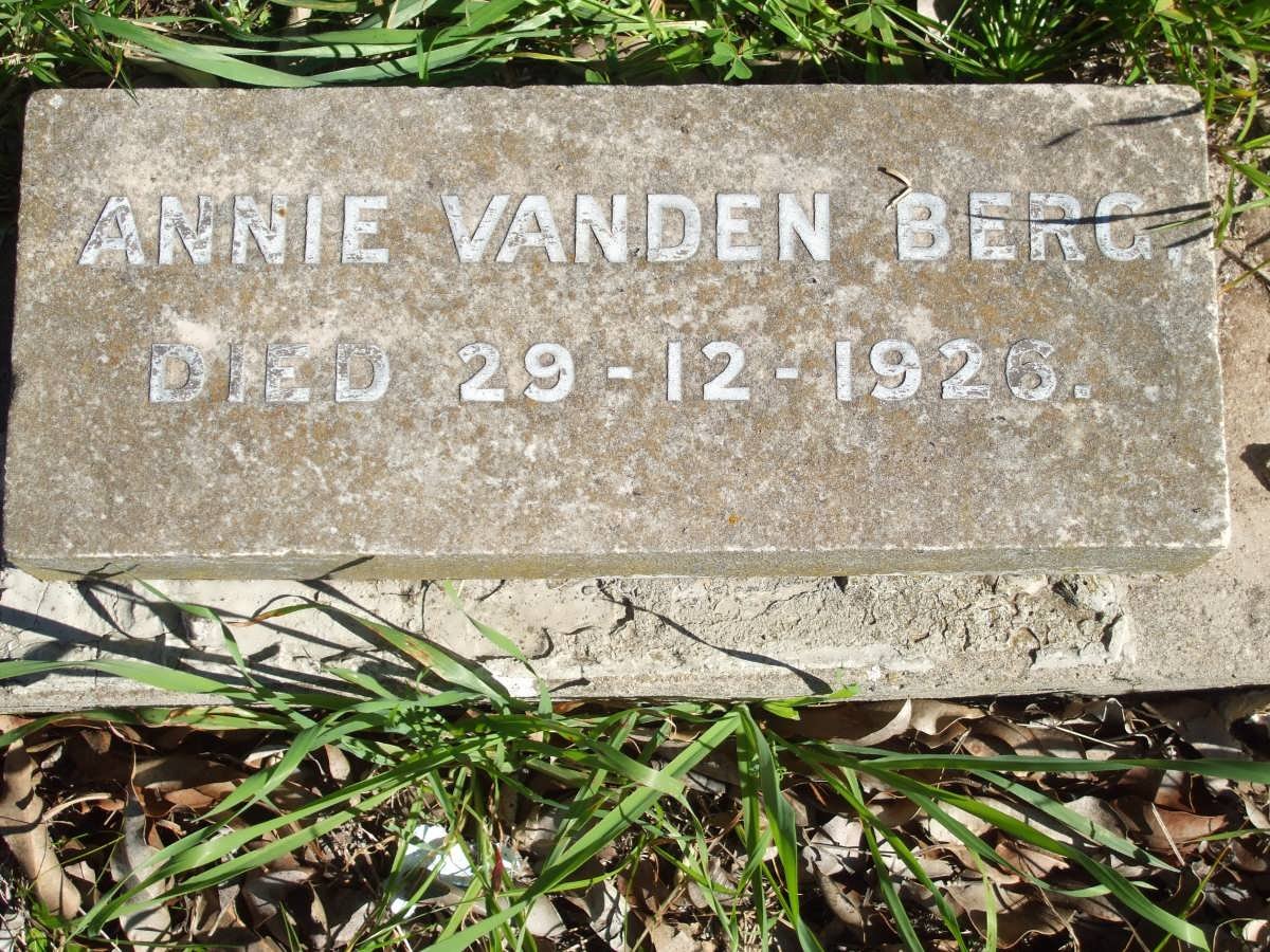 BERG Annie, van den -1926