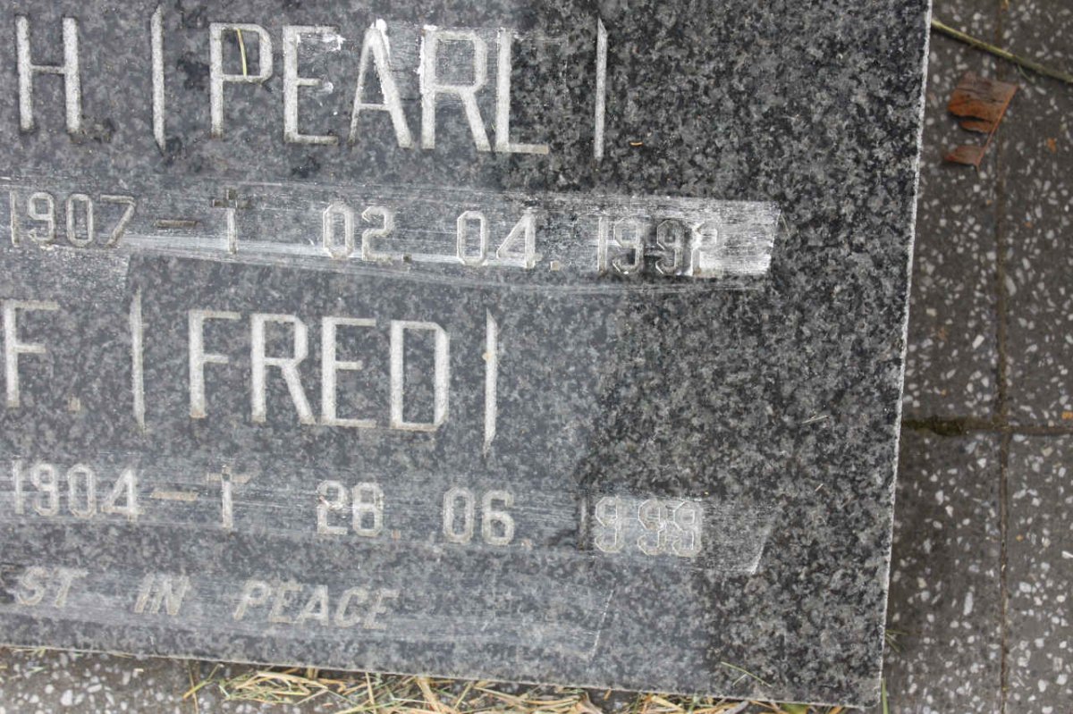 PENTZ J.F. 1904-1988 &amp; P.A.H. 1907-1992