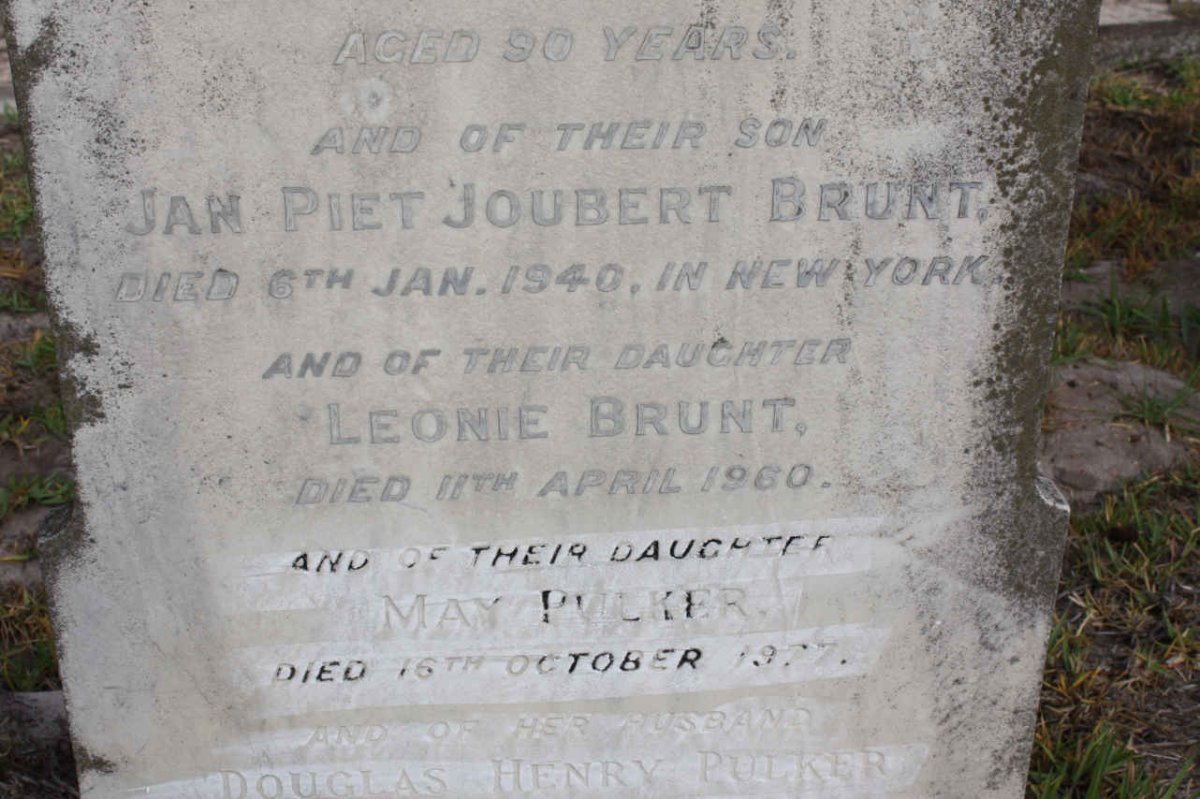 BRUNT Jan Piet Joubert -1940 :: BRUNT Leonie -1960 :: PULKER Douglas Henry &amp; May -1977