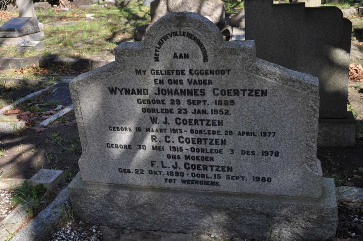 COERTZEN Wynand Johannes 1889-1952 &amp; F.L.J. 1890-1980 :: COERTZEN W.J. 1913-1977 :: COERTZEN R.C. 1915-1978