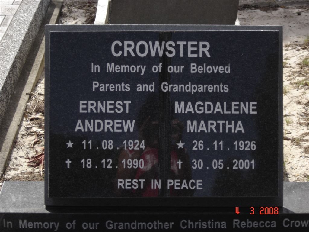 CROWSTER Ernest Andrew 1924-1990 &amp; Magdalene Martha 1926-2001