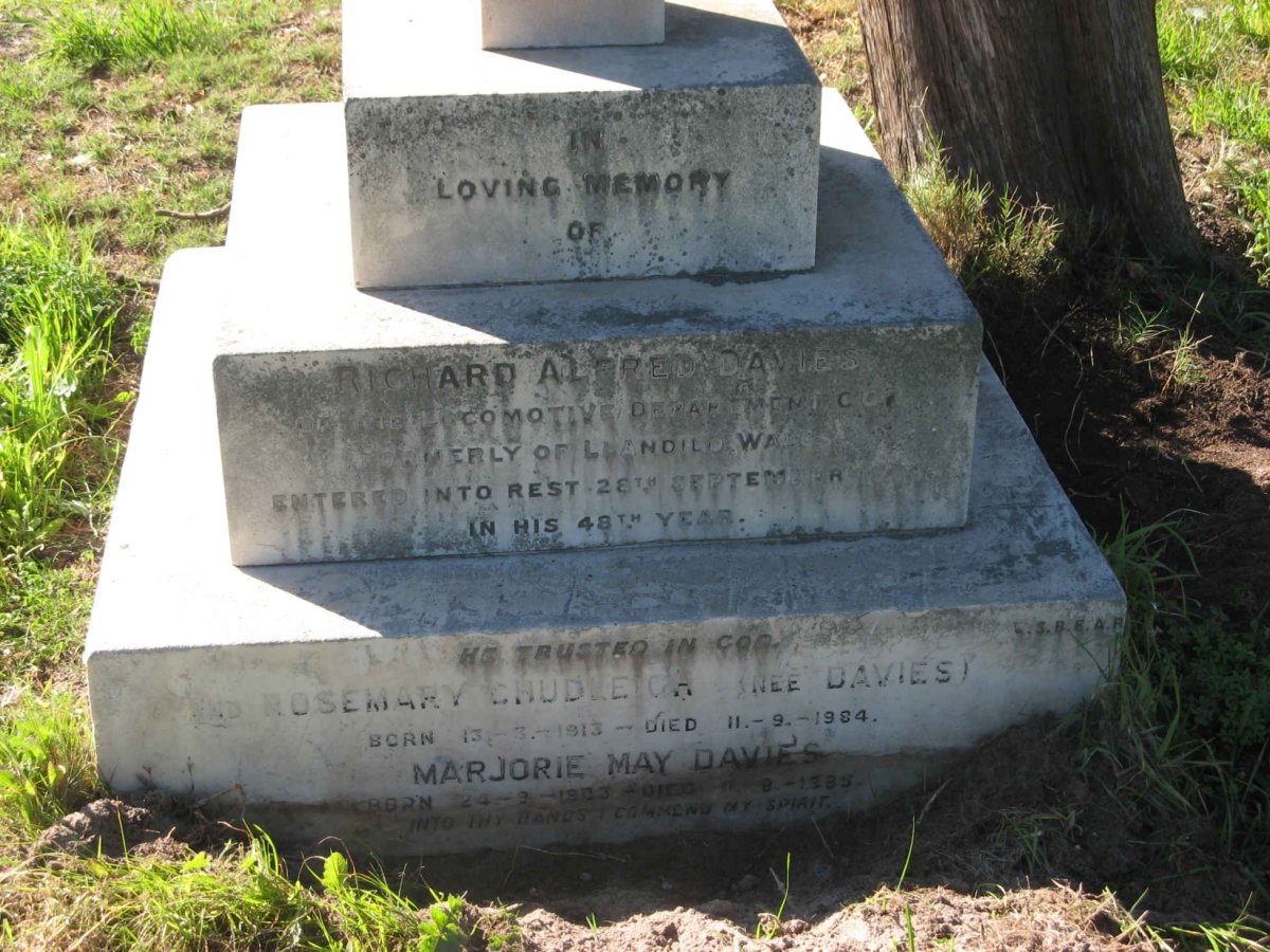 DAVIES Richard Alfred :: CHUDLEIGH Rosemary nee DAVIES 1913-1984 :: DAVIES Marjorie May 1903-19?5