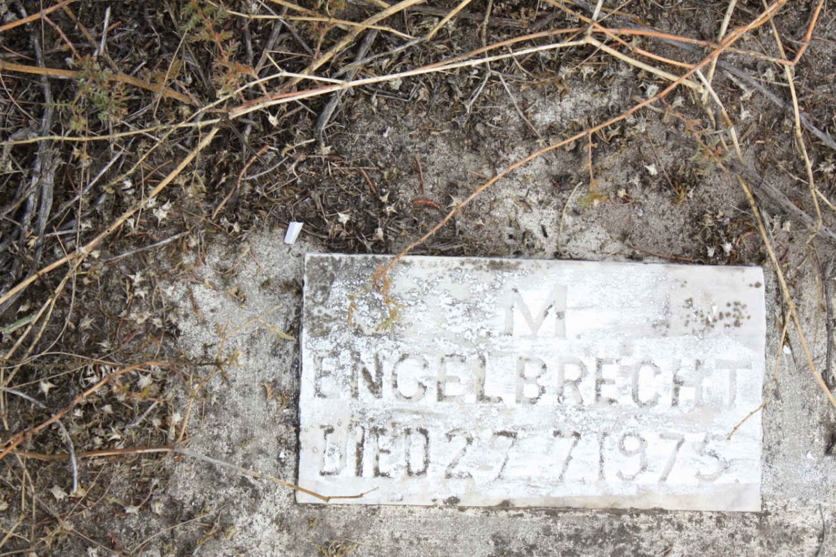 ENGELBRECHT M. -1975