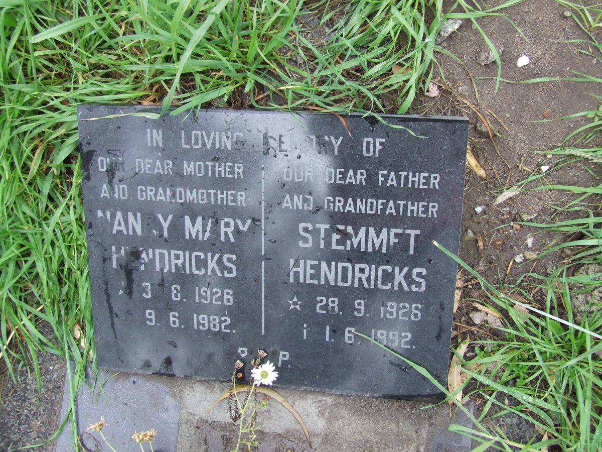 HENDRICKS Stemmet 1926-1992 &amp; Nancy Mary 1926-1982