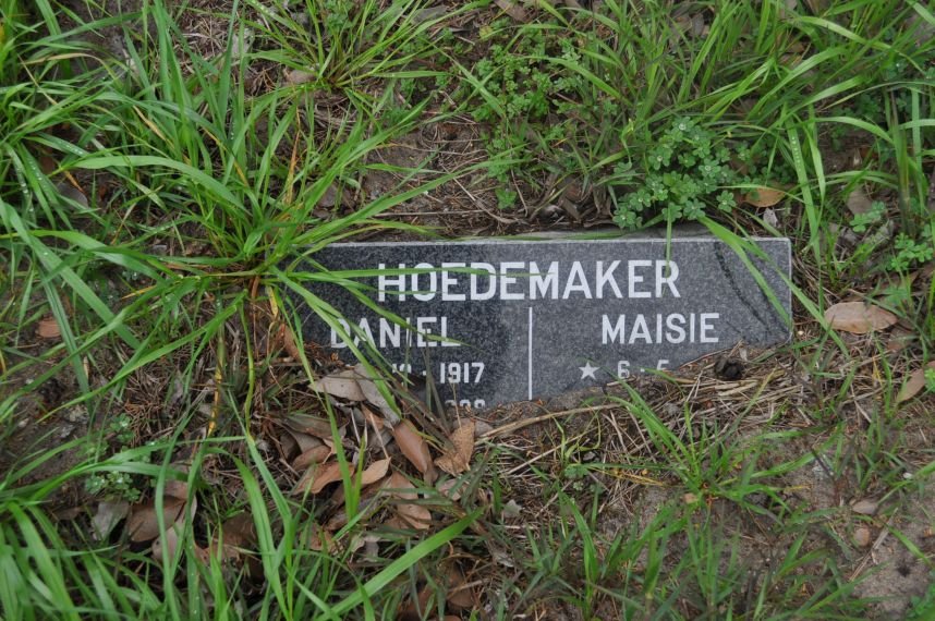 HOEDEMAKER Daniel 1917- &amp; Maisie
