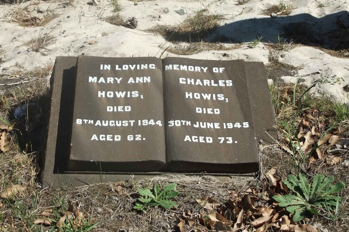 HOWIS Charles -1945 &amp; Mary Ann -1944