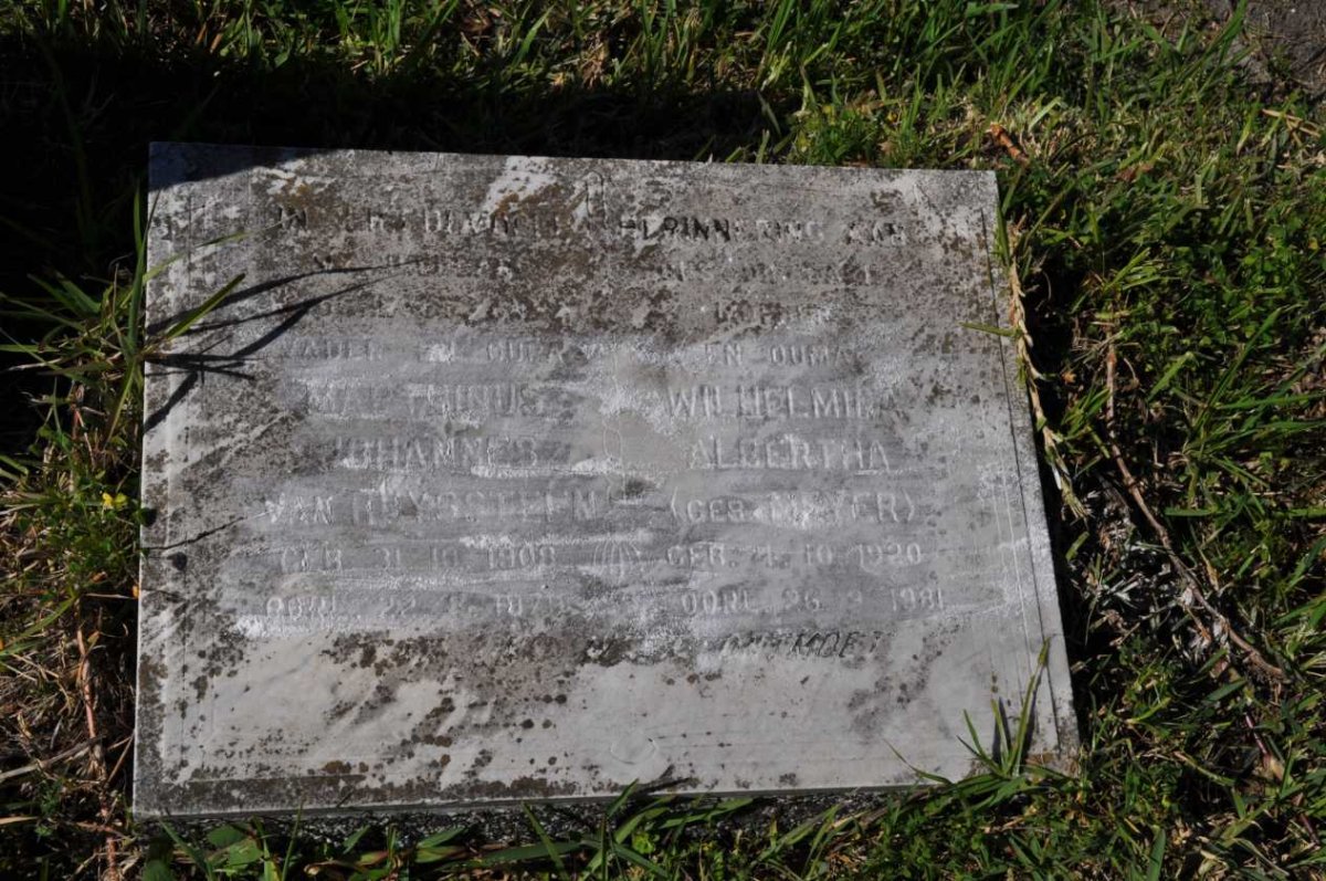 HUYSTEEN Marthinus Johannes, van 1908-197? &amp; Wilhelmina Albertha MEYER 1920-1981