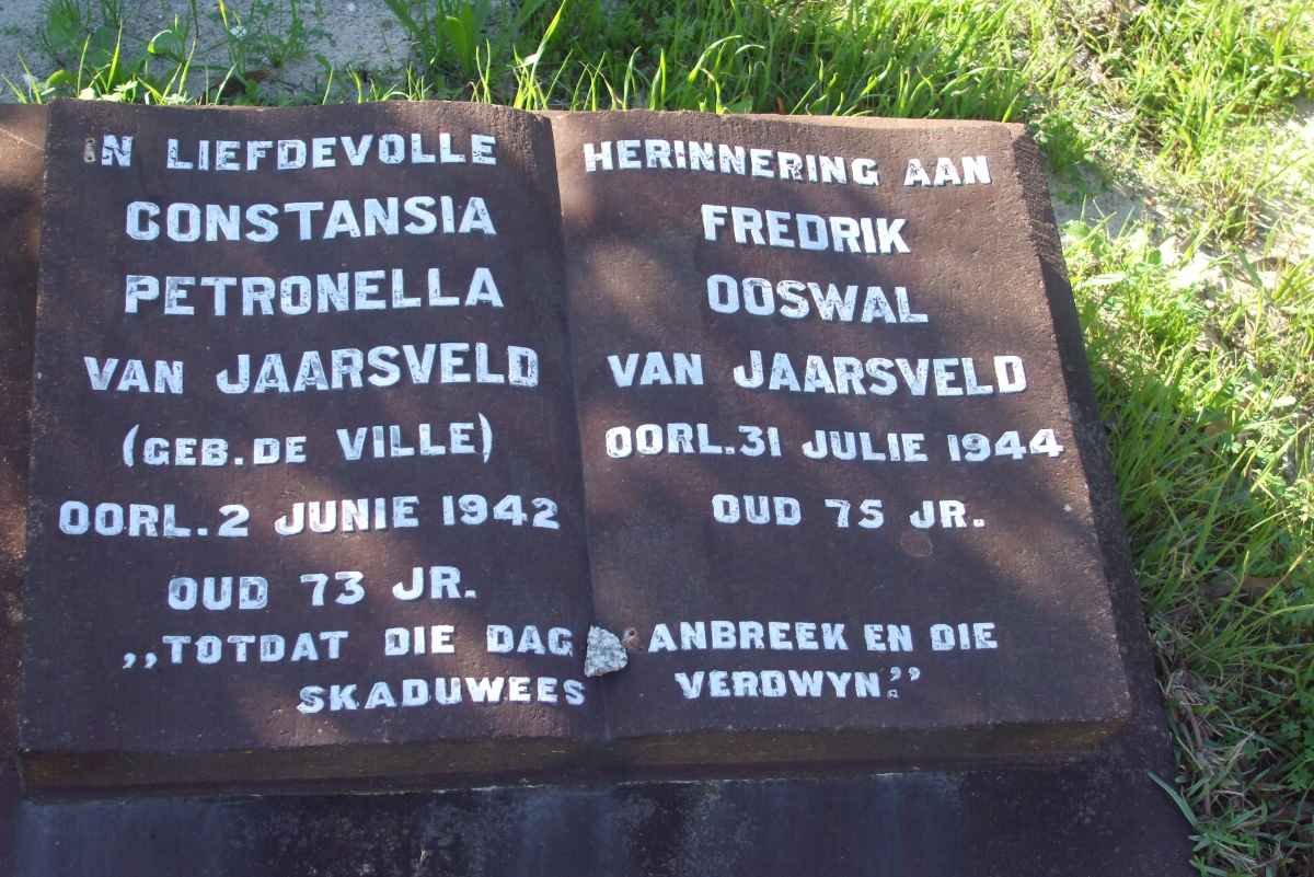 JAARSVELD Fredrik Ooswal, van -1944  &amp; Constansia Petronella DE VILLE -1942 