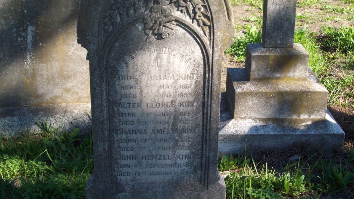 KING John William 1861-1895 :: KING Walter G. 1892-1903 :: KING Johanna A. 1842-1908 :: KING John W. 1888-1914