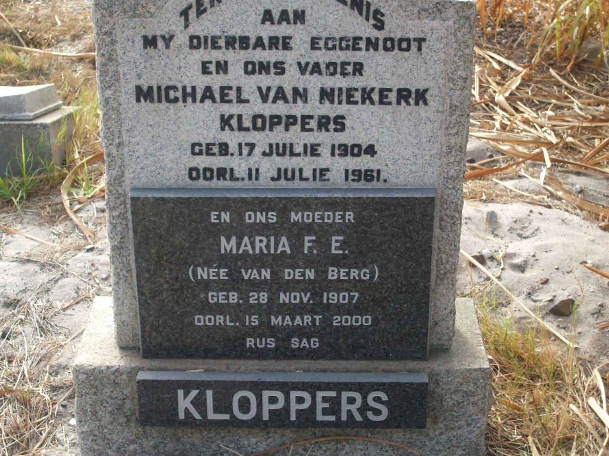 KLOPPERS Michael van Niekerk 1904-1961 &amp; Maria F.E. VAN DEN BERG 1907-2000