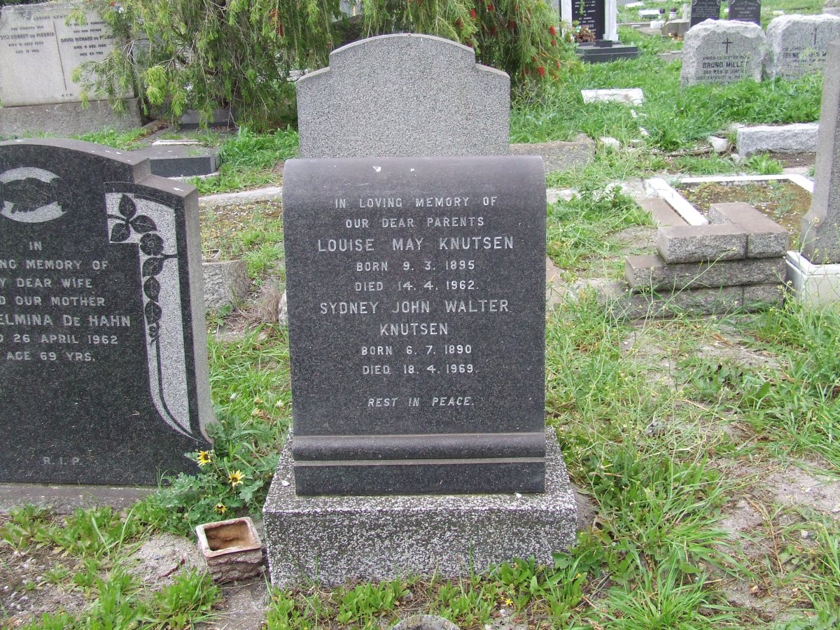 KNUTSEN Sydney John Walter 1890-1969 &amp; Louise May 1895-1962