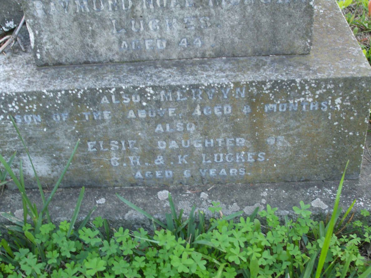 LUCKES Mervyn :: LUCKES Elsie