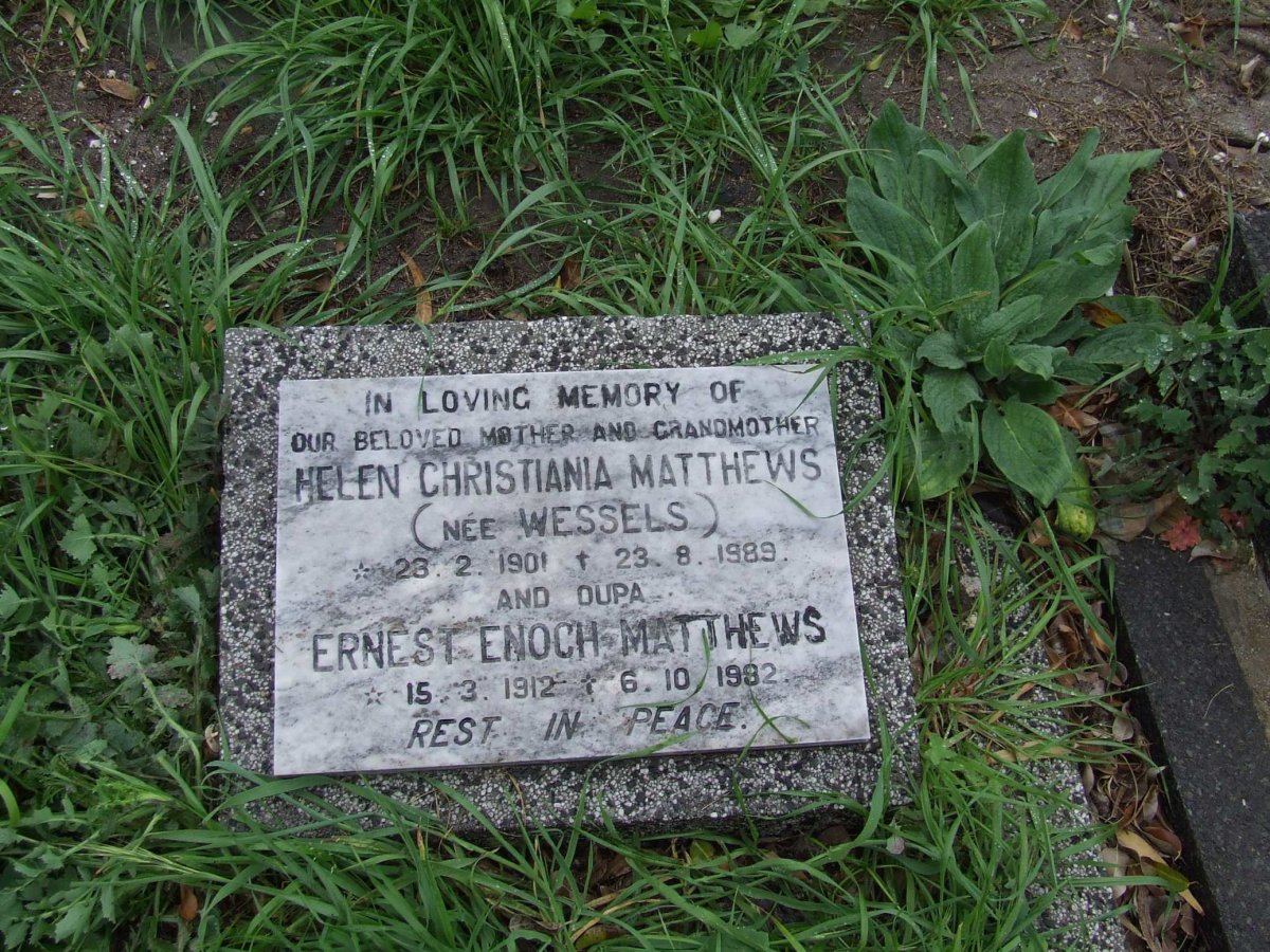 MATTHEWS Ernest Enoch 1912-1982 &amp; Helen Christiania WESSELS 1901-1989
