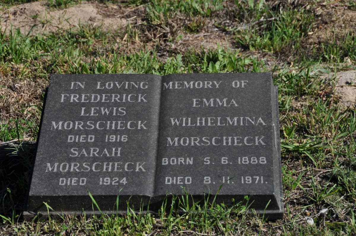 MORSCHECK Frederick Lewis -1916 :: MORSCHECK Sarah -1924 :: MORSCHECK Emma Wilhelmina 888-1971