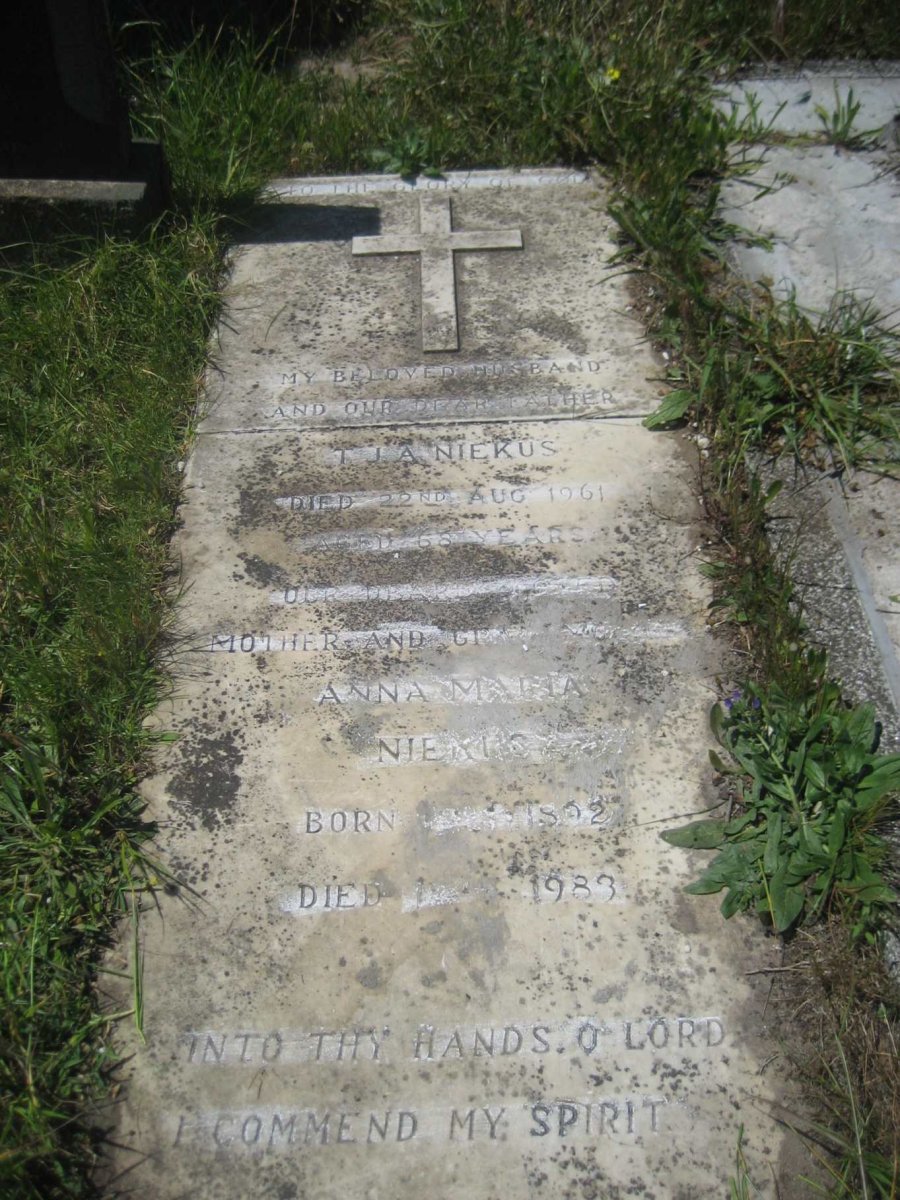 NIEKUS T.J.A. -1961 &amp; Anna Maria 1892-1983
