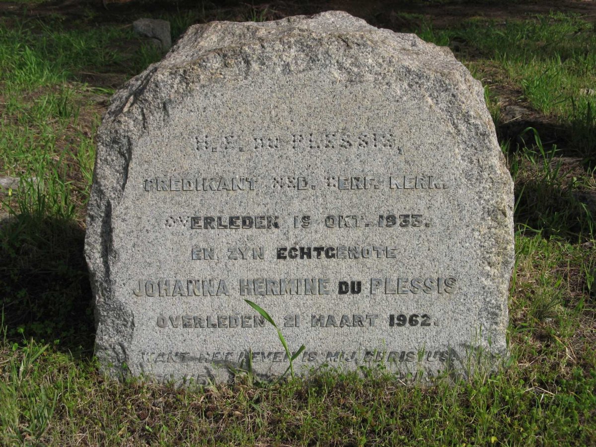H. E., a Minister of the Dutch Reformed Church died 19 October 1933. His Wife Johanna died 21 March 1962.